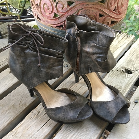 Qupid Brown Distressed Ankle Strap Bootie Peep Toe Heels - Picture 2 of 6